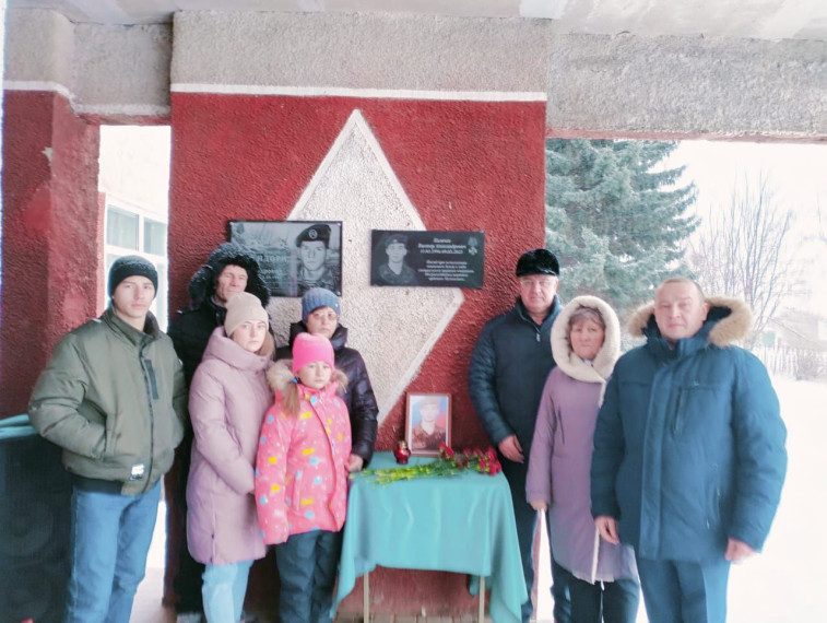 Героя в памяти храним!.